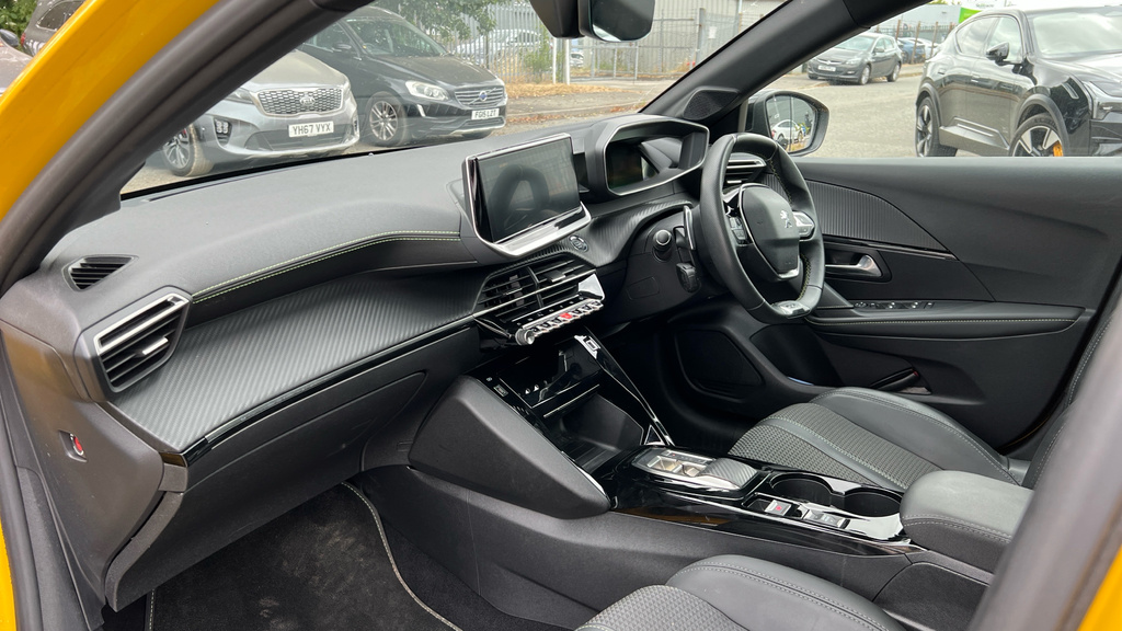 Peugeot 208 Active Premium Black #10
