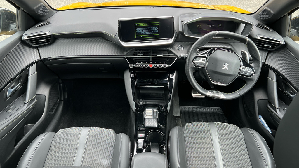 Peugeot 208 Active Premium Black #11