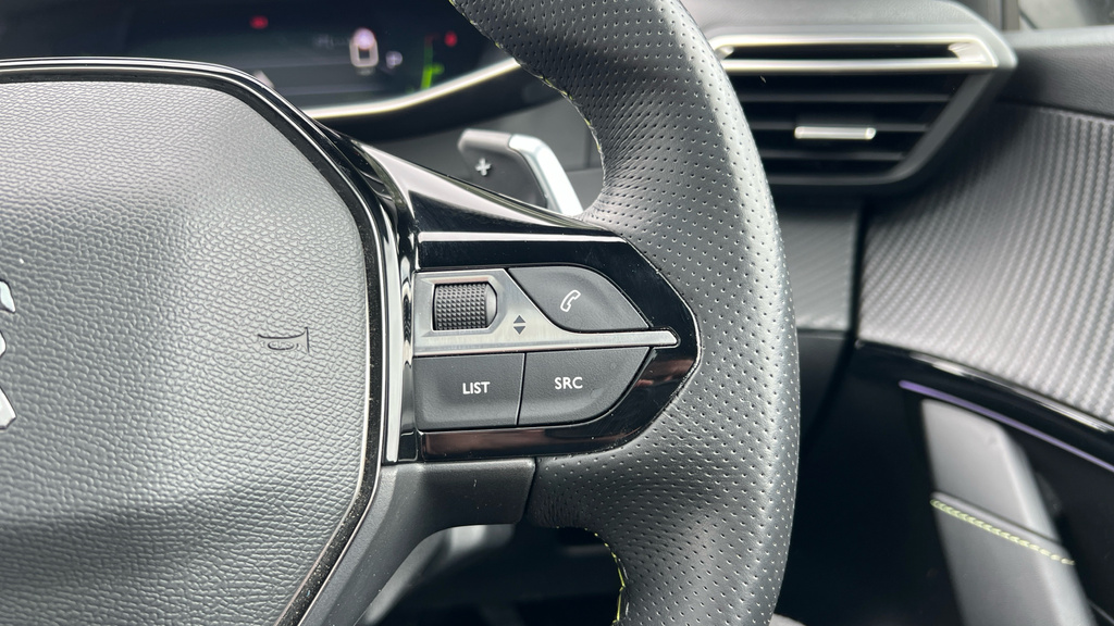 Peugeot 208 Active Premium Black #24