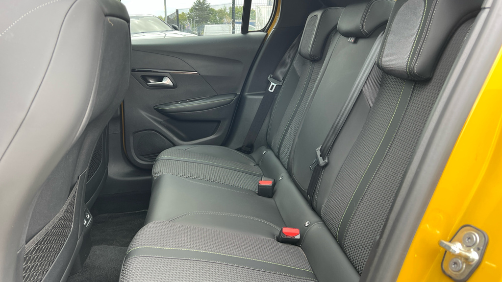Peugeot 208 Active Premium Black #17