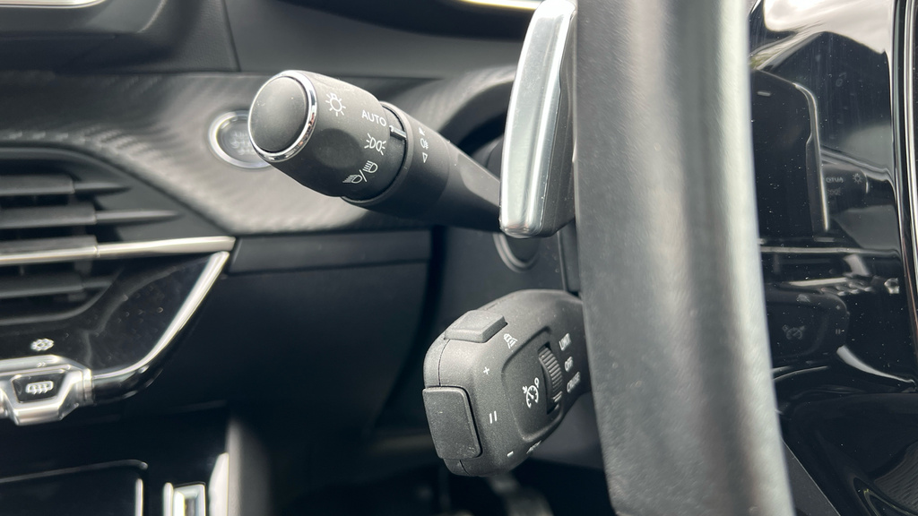 Peugeot 208 Active Premium Black #27