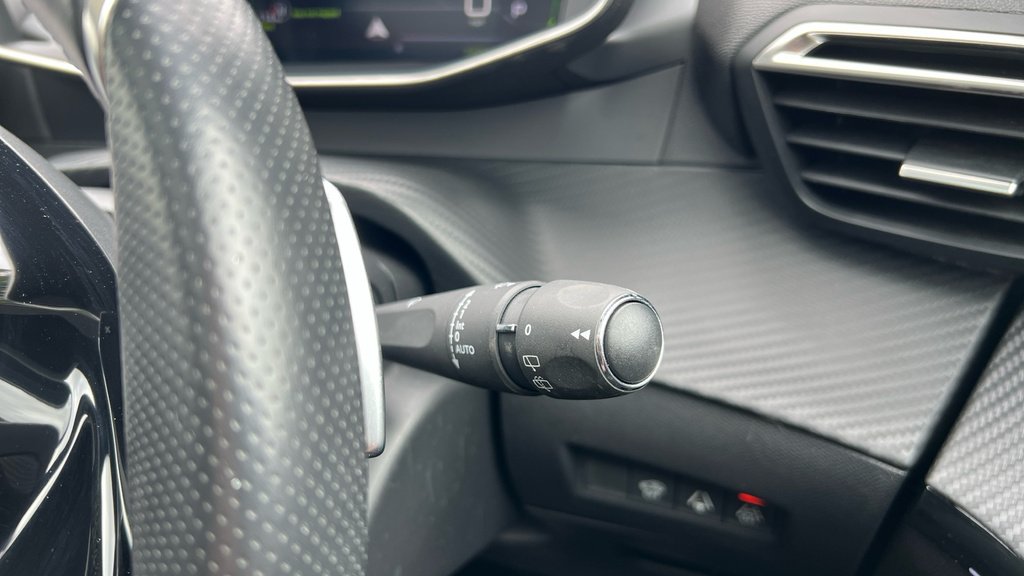 Peugeot 208 Active Premium Black #26