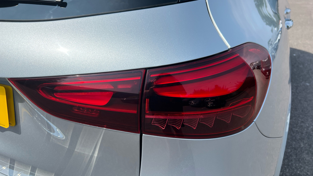 Mercedes-Benz GLA Class Gla 220D 4Matic Amg Line Executive Black #33