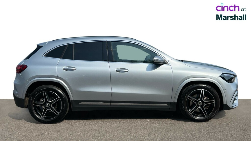 Mercedes-Benz GLA Class Gla 220D 4Matic Amg Line Executive Black #2