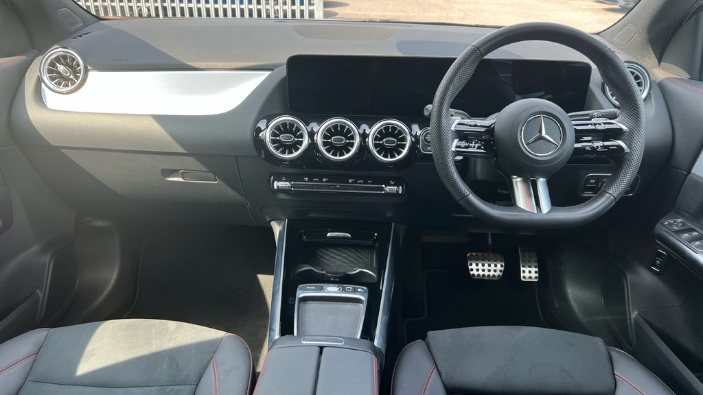 Mercedes-Benz GLA Class Gla 220D 4Matic Amg Line Executive Black #14