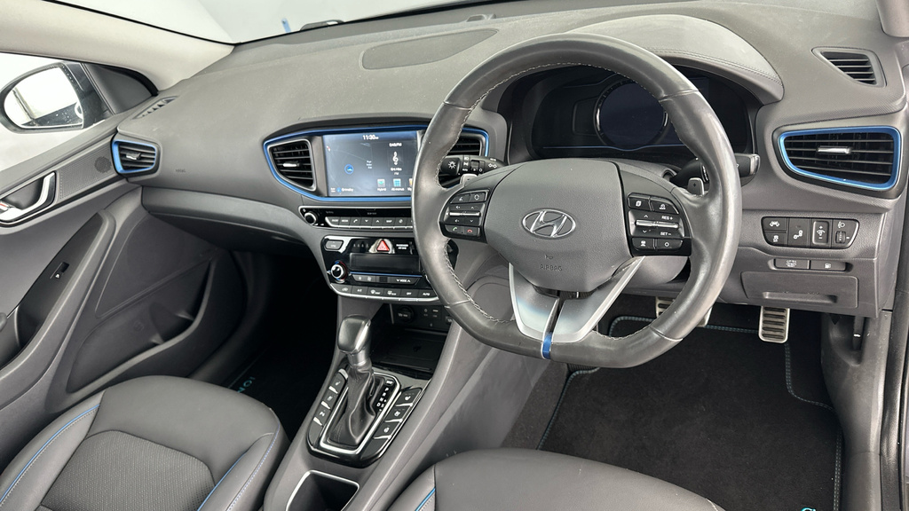 Hyundai Ioniq Hatchback White #9