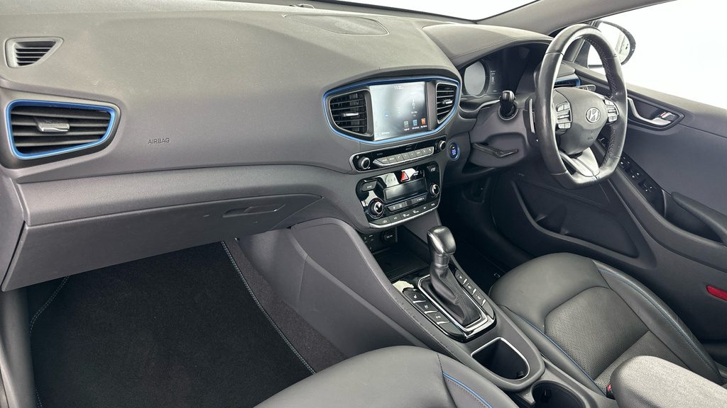Hyundai Ioniq Hatchback White #14