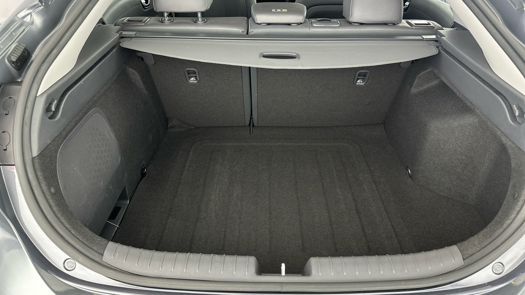 Hyundai Ioniq Hatchback White #24