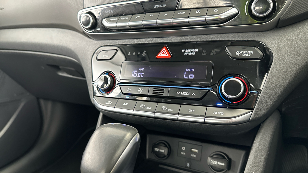 Hyundai Ioniq Hatchback White #21