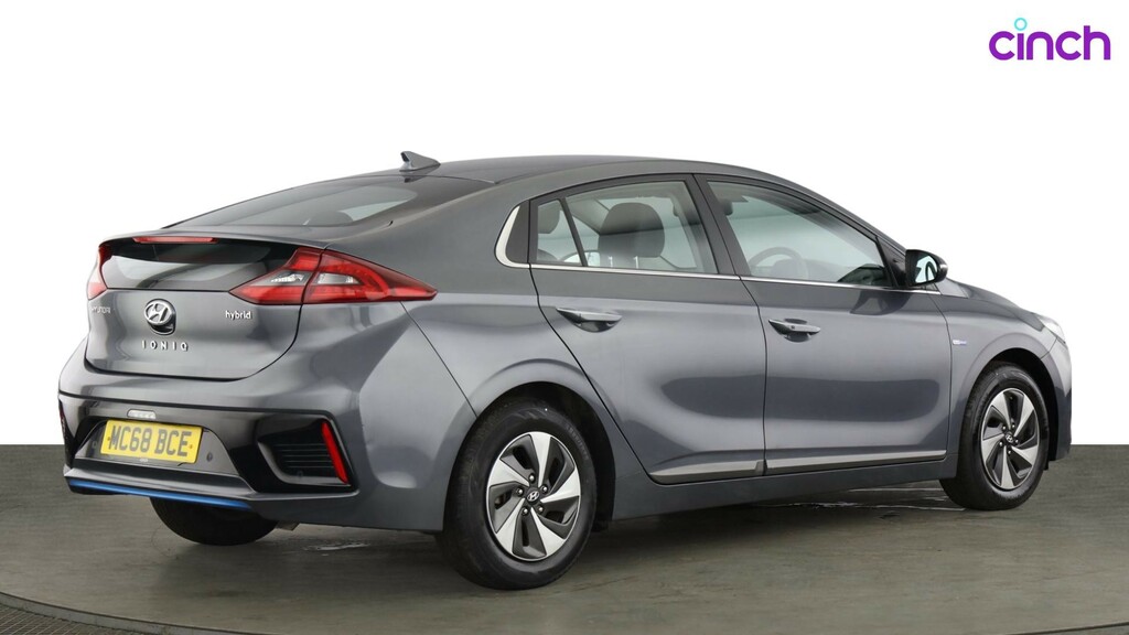 Hyundai Ioniq Hatchback White #3