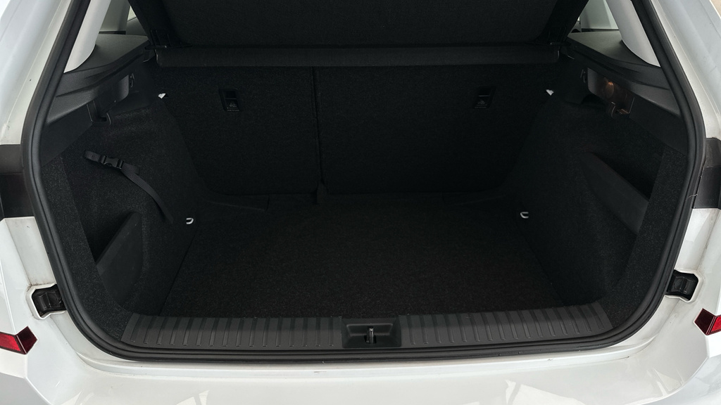 Skoda Kamiq Hatchback White #20