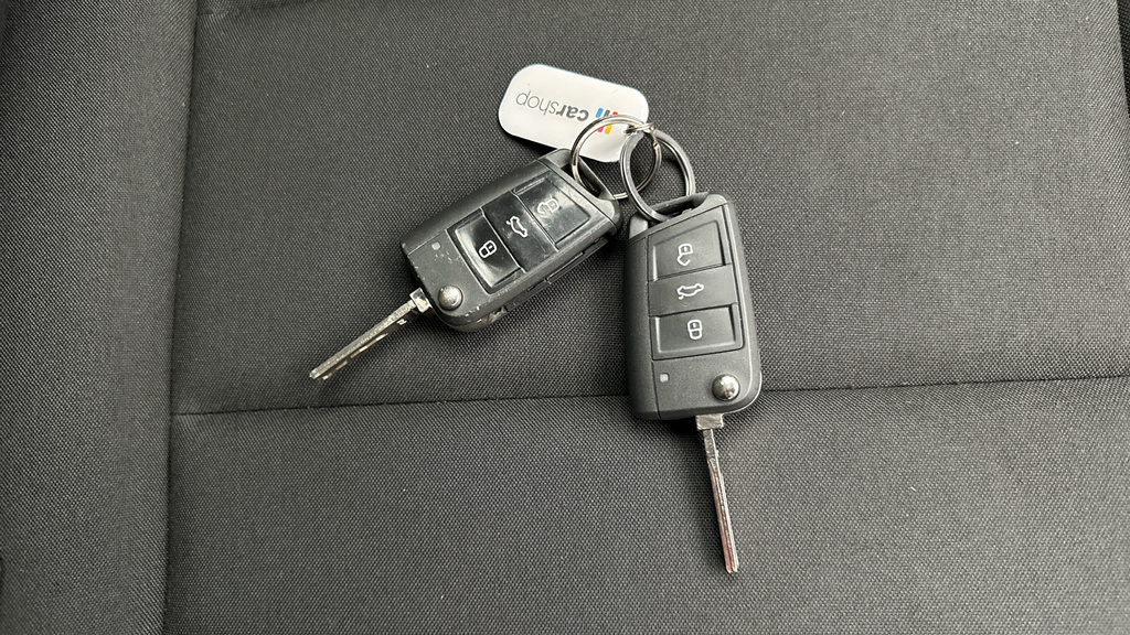 Skoda Kamiq Hatchback White #27