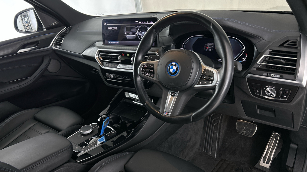 BMW iX3 80Kwh M Sport Pro White #12