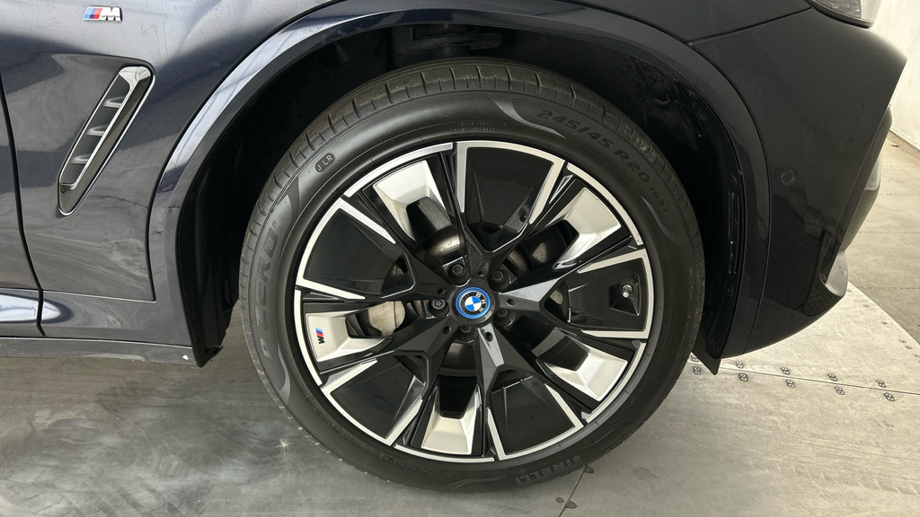 BMW iX3 80Kwh M Sport Pro White #29