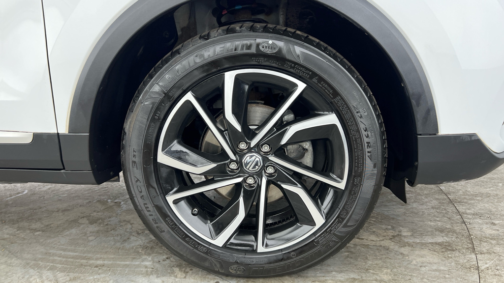 MG ZS 1.0T Gdi Exclusive Dct Red #30