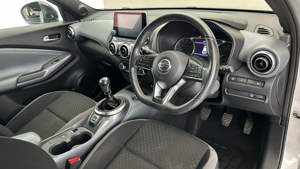 Nissan Juke 1.0 Dig-t Acenta Red #11