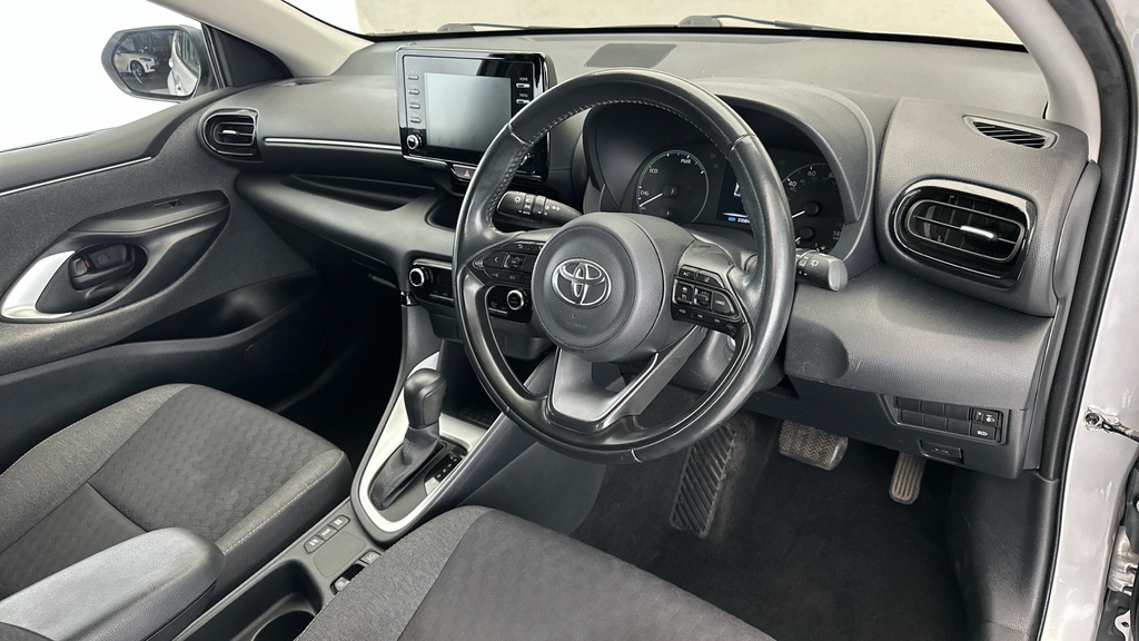 Toyota Yaris Hatchback Black #9