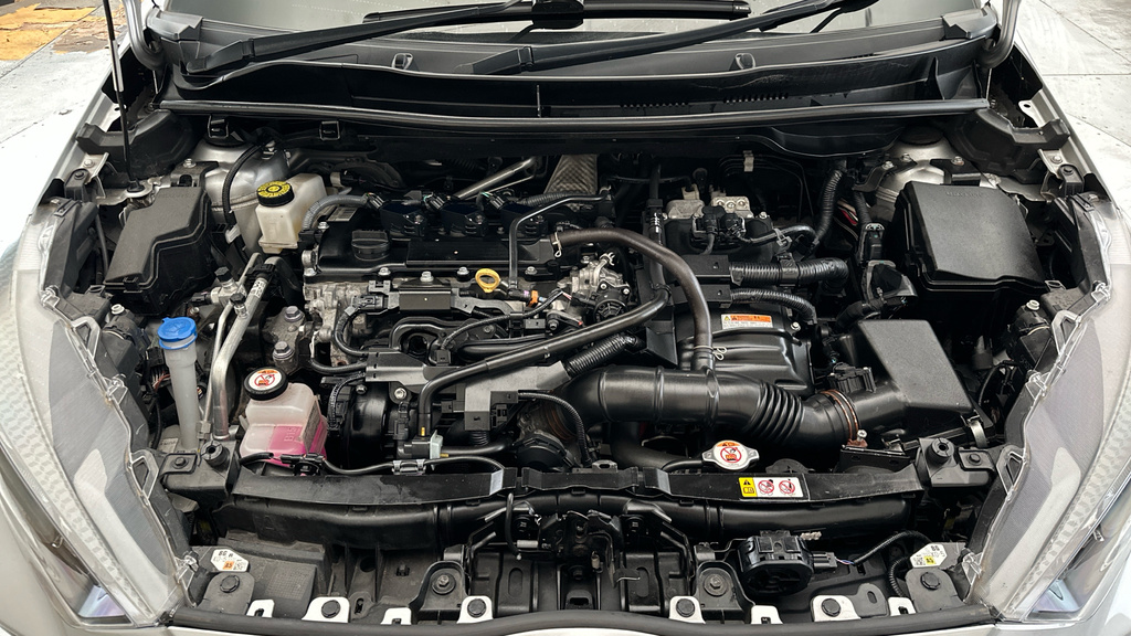 Toyota Yaris Hatchback Black #20