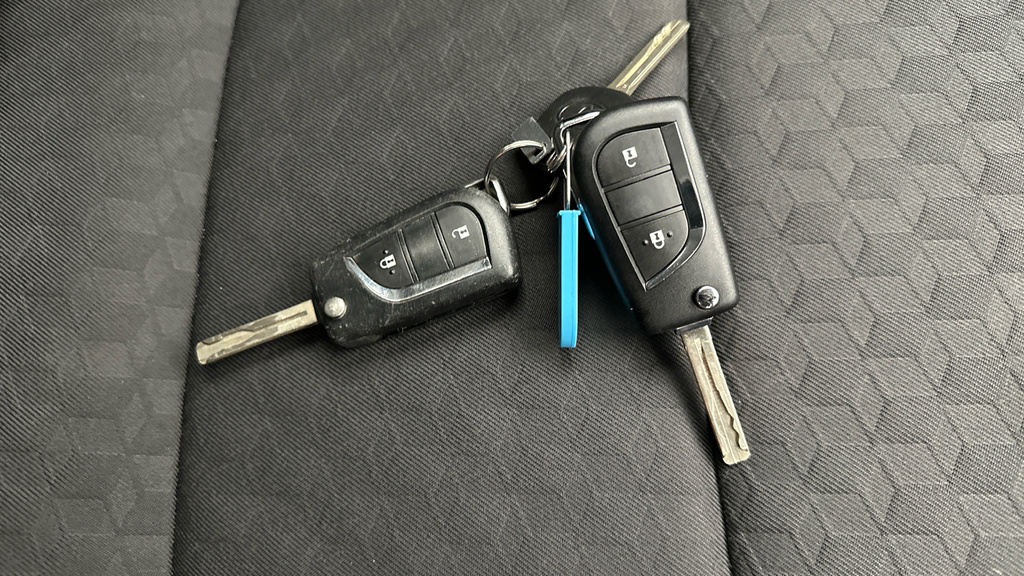 Toyota Yaris Hatchback Black #26