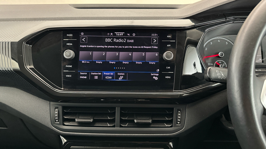 Volkswagen T-Cross Active White #19