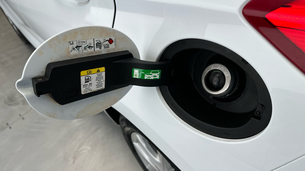 Ford Fiesta 1.1 Ti White #26