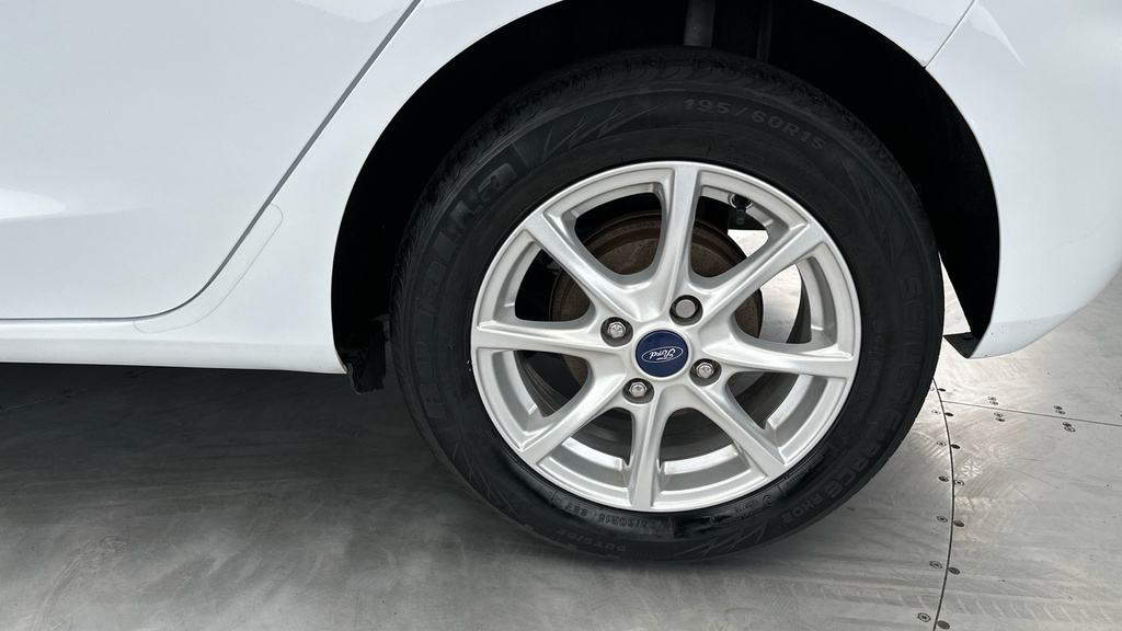 Ford Fiesta 1.1 Ti White #23