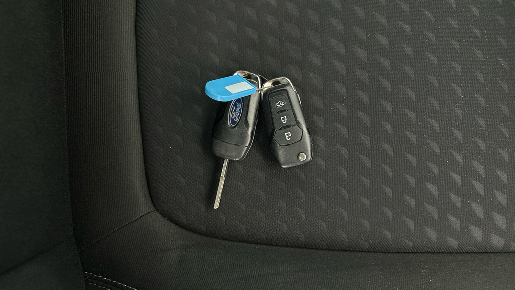 Ford Fiesta 1.1 Ti White #27
