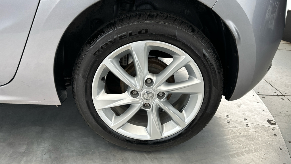 Vauxhall Corsa Hatchback 1.2 Se Premium 202070 White #23