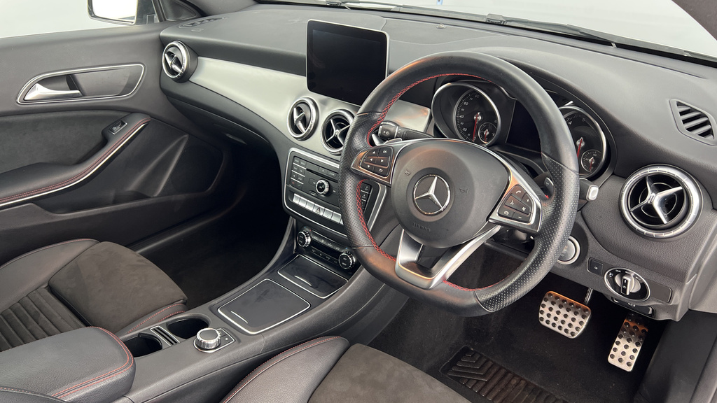 Mercedes-Benz CLA Class Cla 200D Amg Line White #9