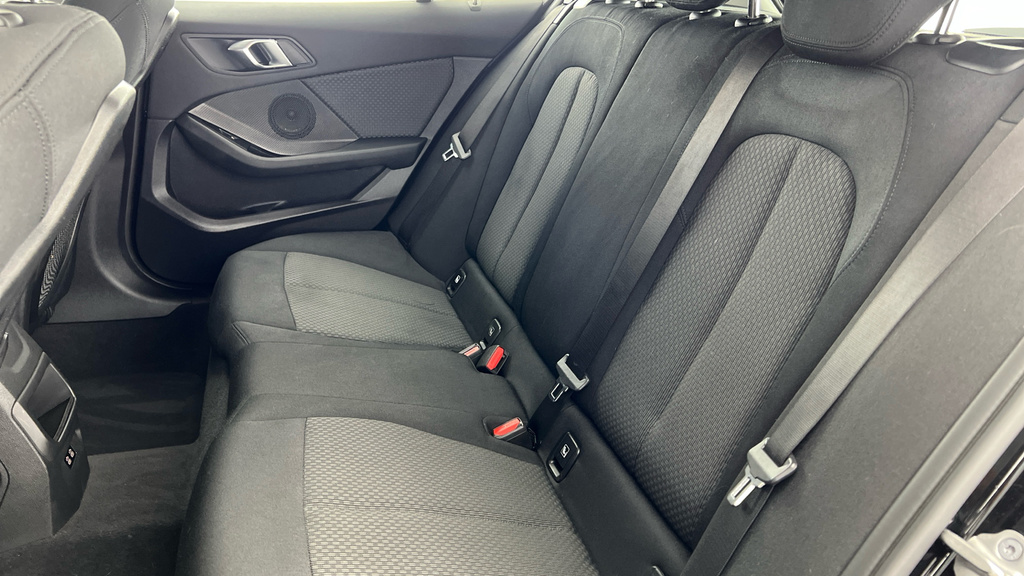BMW 1 Series 116D Se Lcp Dct White #26