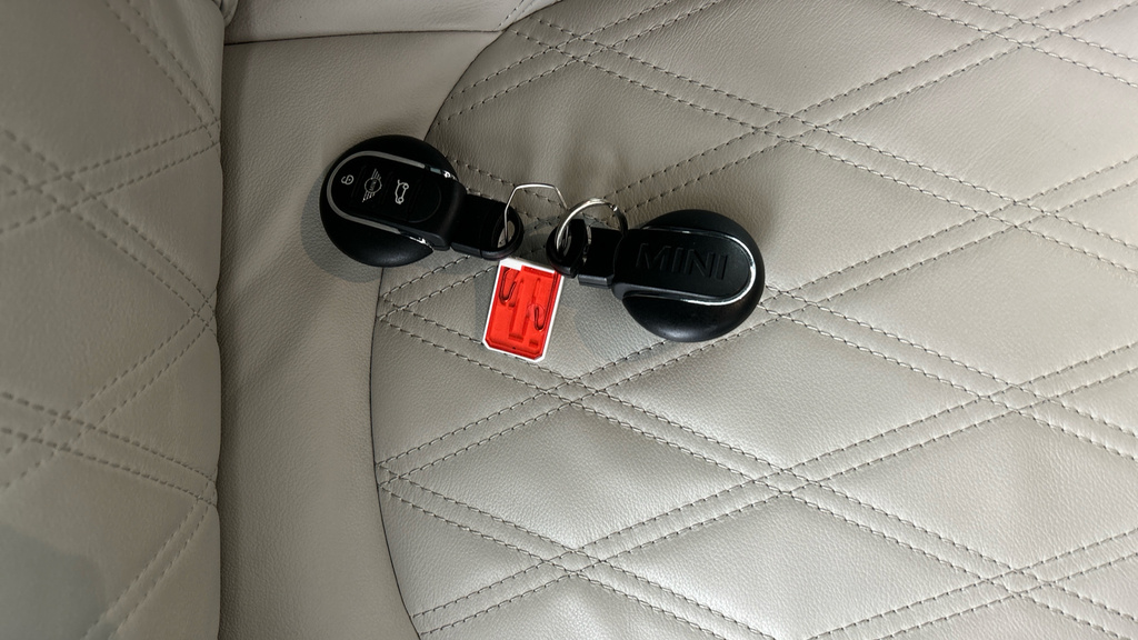Mini Hatch 1.5 Cooper Sport Hatchback 136 Silver #32