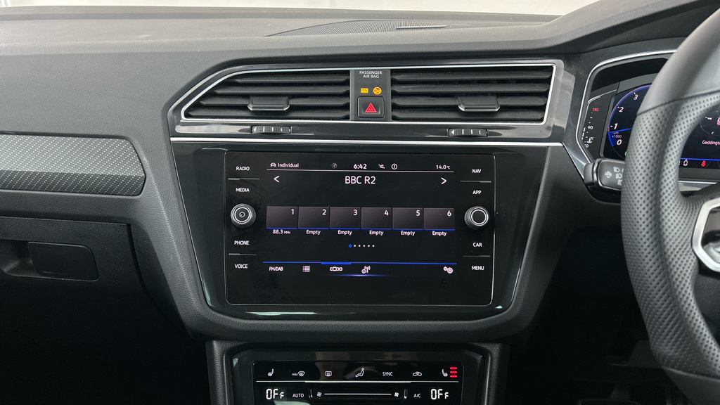 Volkswagen Tiguan Active Grey #19