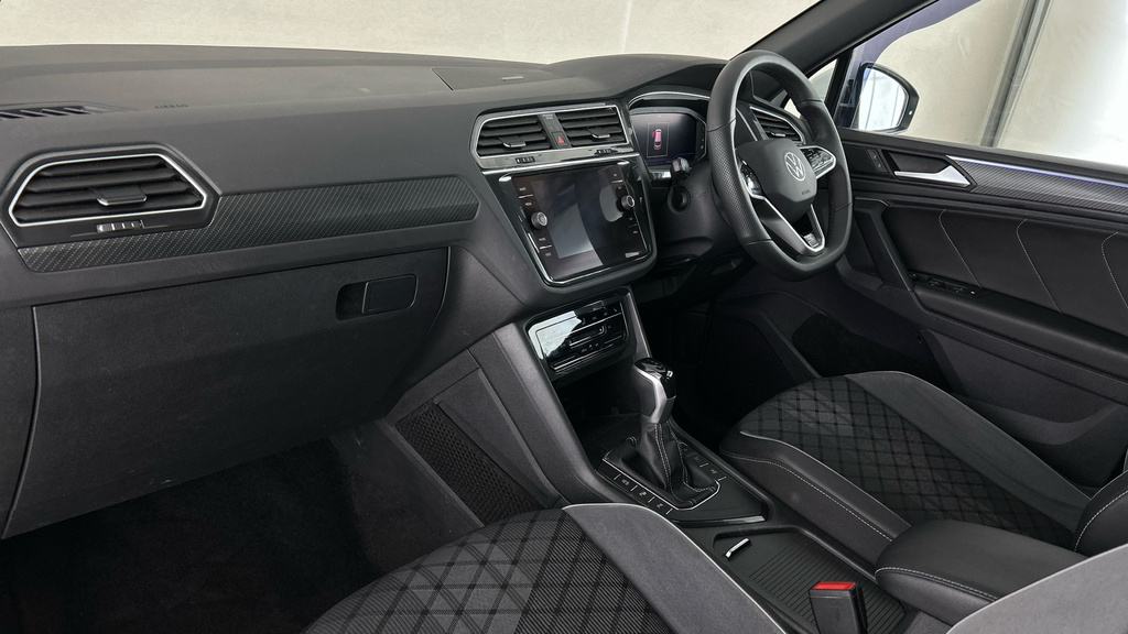 Volkswagen Tiguan Active Grey #12