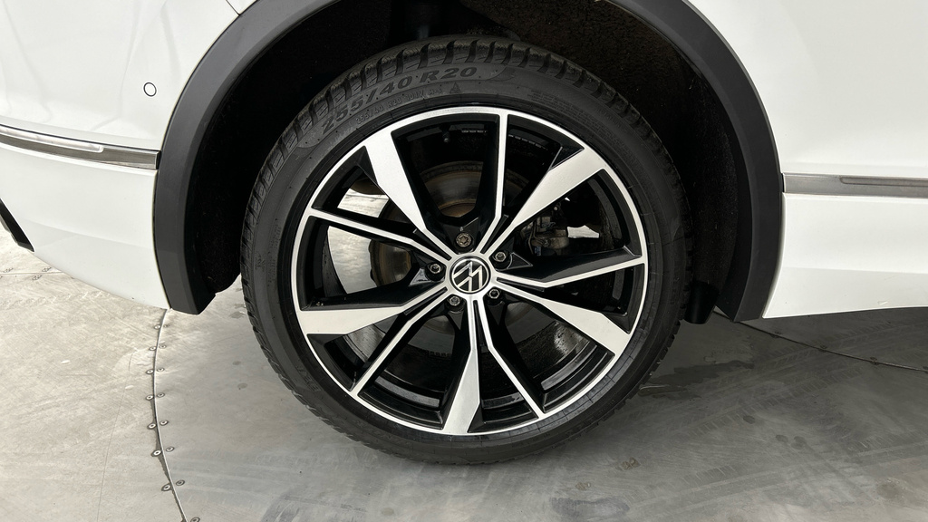 Volkswagen Tiguan Active Grey #26