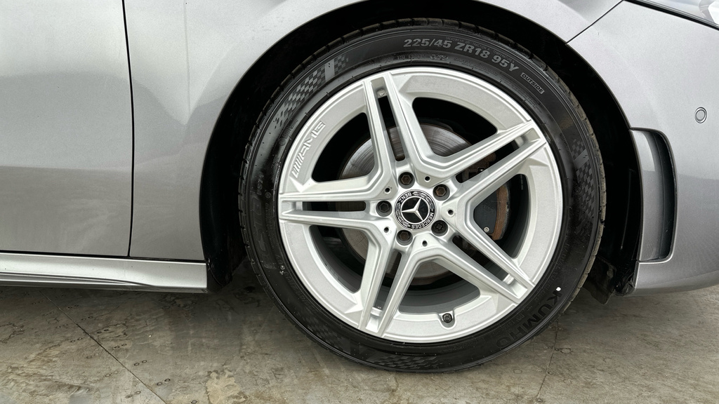 Mercedes-Benz A Class A 180 Amg Line Executive White #31