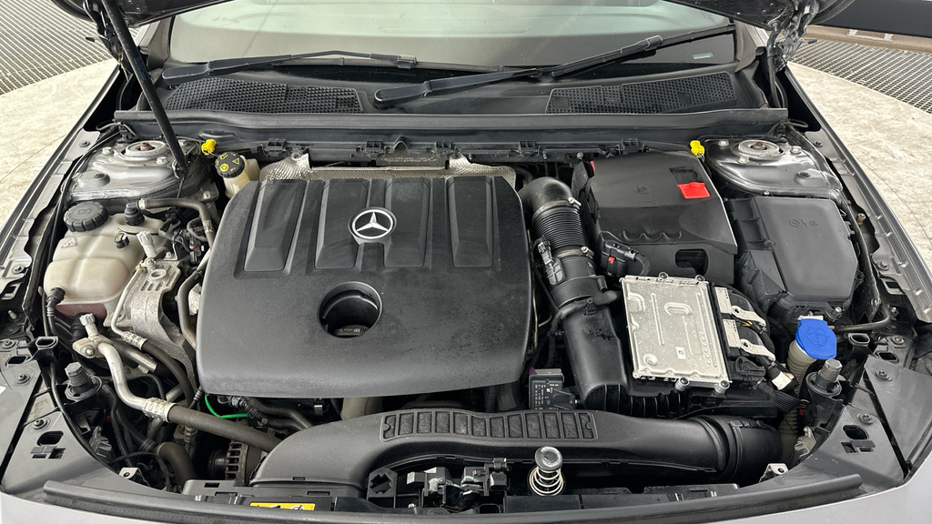 Mercedes-Benz A Class A 180 Amg Line Executive White #27