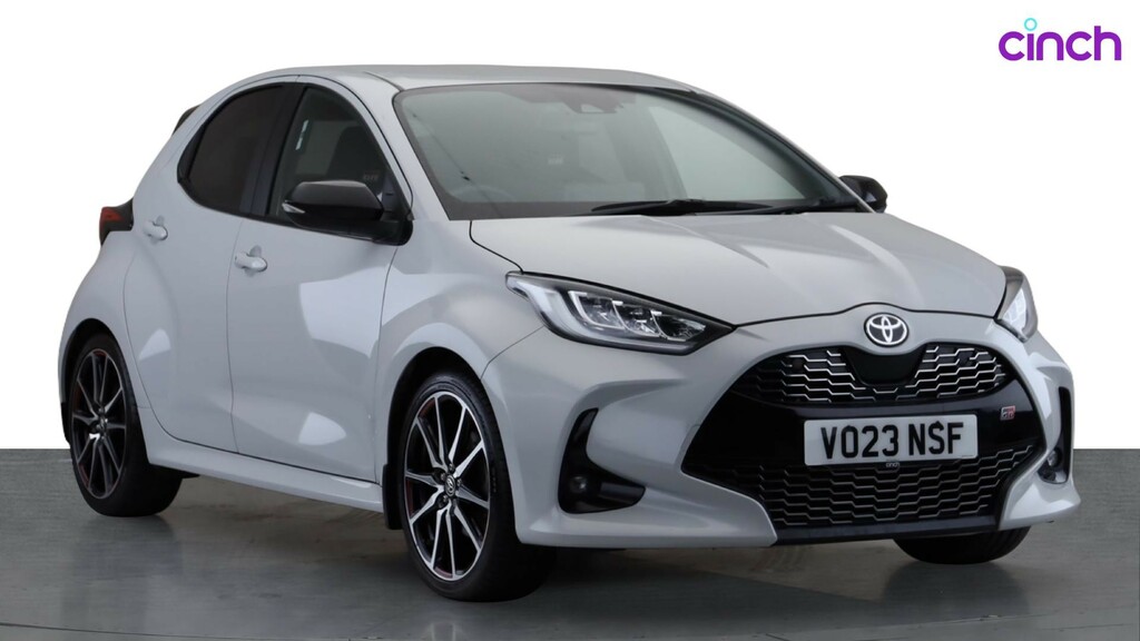 Toyota Yaris Hatchback White #1