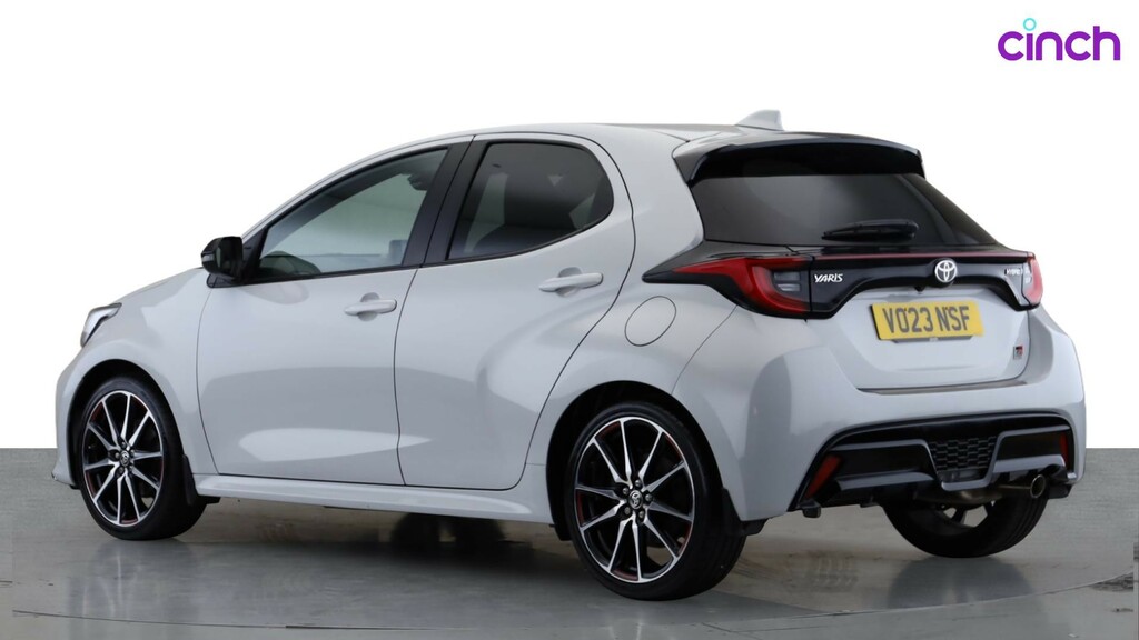 Toyota Yaris Hatchback White #5