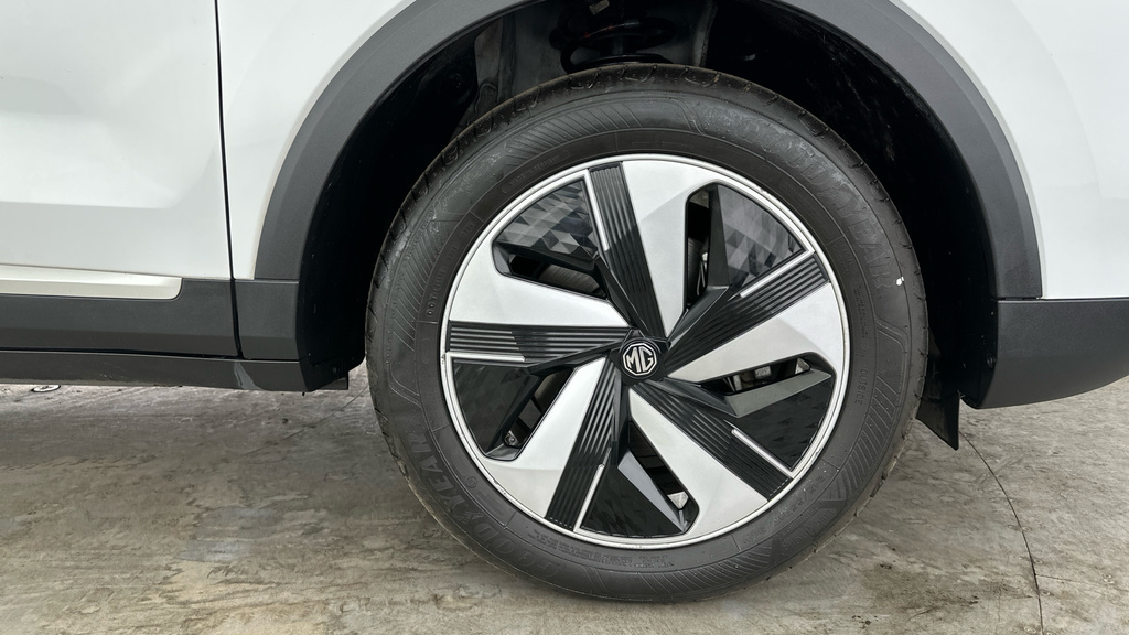 MG ZS 1.5 Hybrid Trophy Grey #31