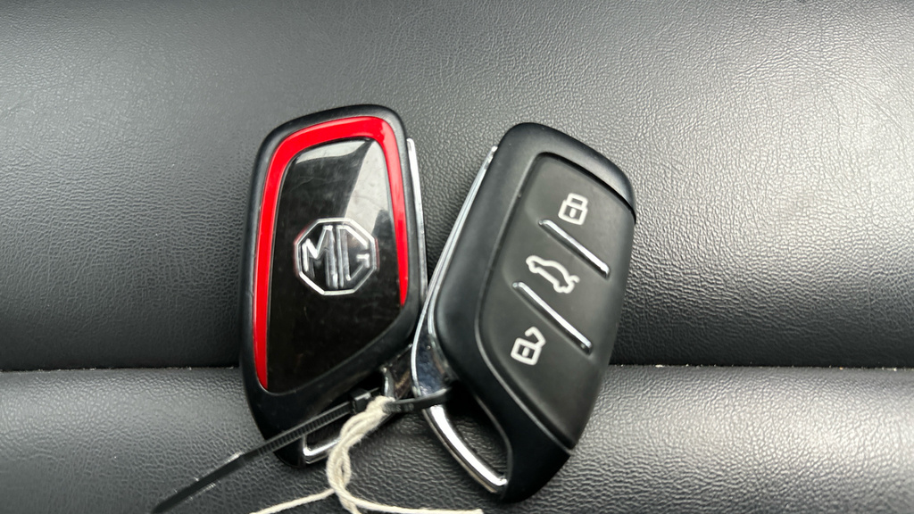 MG ZS 1.5 Hybrid Trophy Grey #10