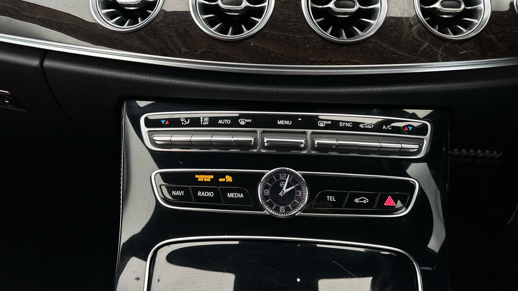 Mercedes-Benz E Class E220d 4Matic Amg Line Premium 9G-tronic Silver #14