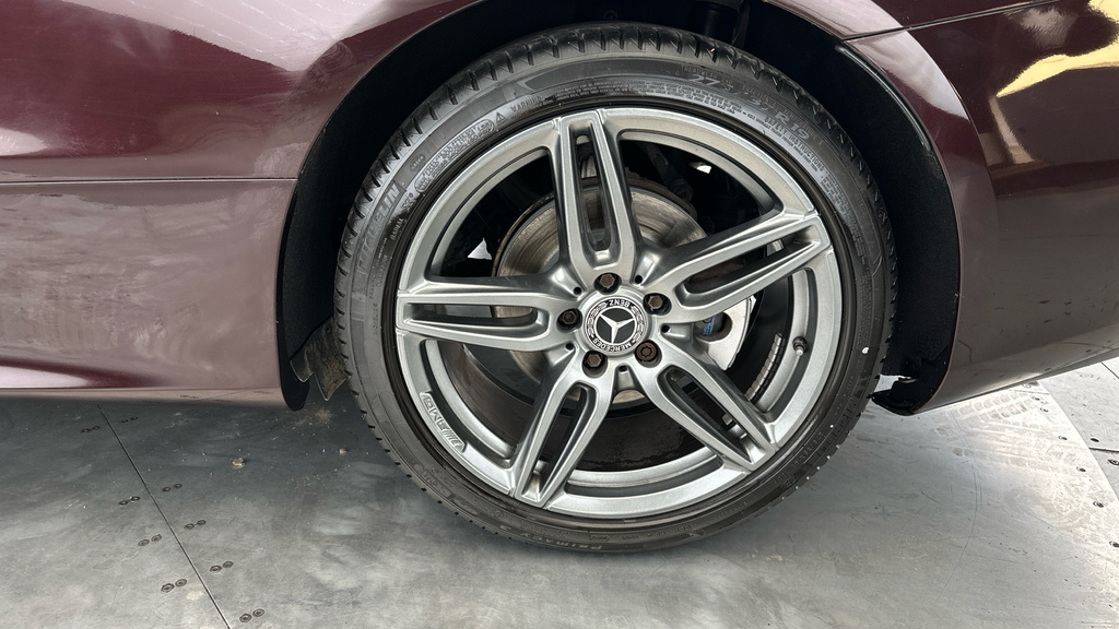 Mercedes-Benz E Class E220d 4Matic Amg Line Premium 9G-tronic Silver #29