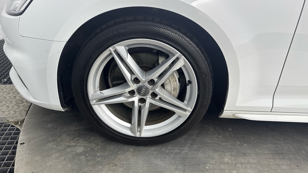 Audi A4 2.0 Avant Tdi Ultra Sport 148 Bhp Black #17