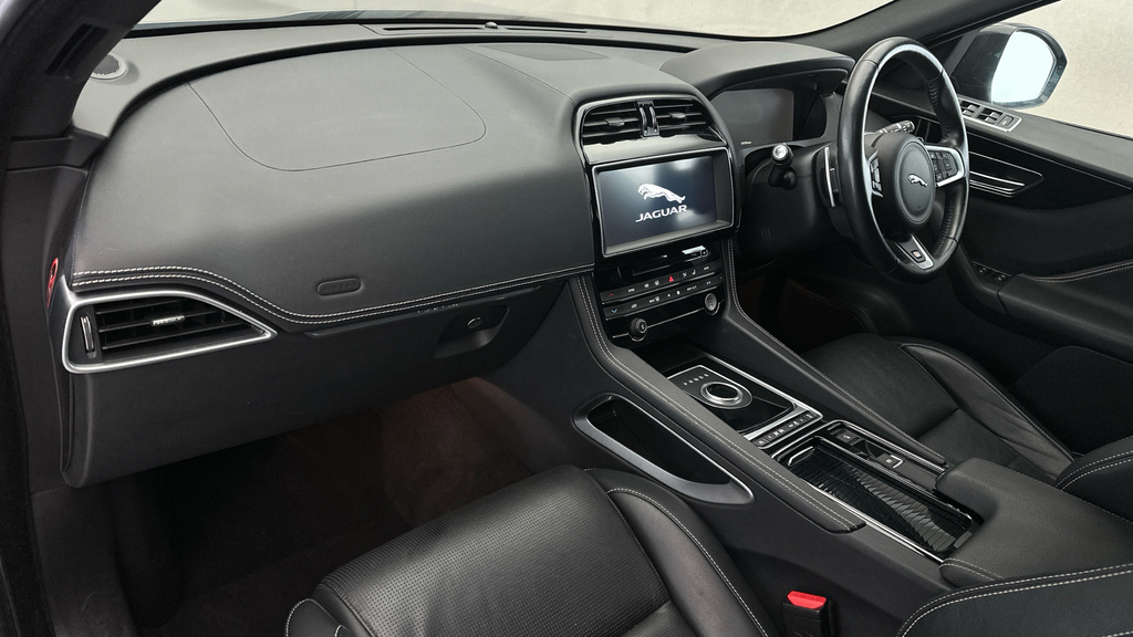 Jaguar F-Pace 2.0 P250i Portfolio Suv 4Wd White #12