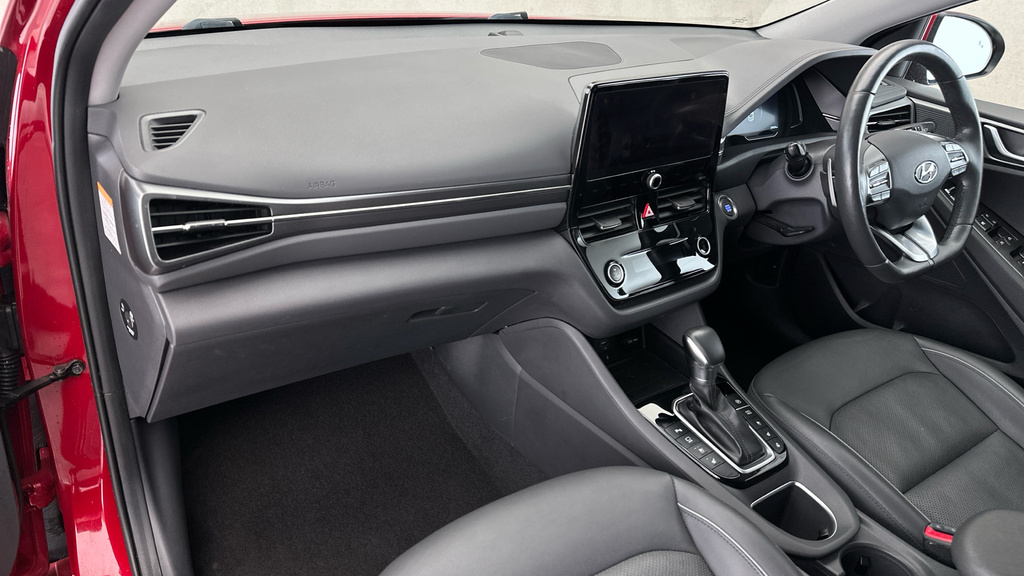 Hyundai Ioniq Hatchback White #12
