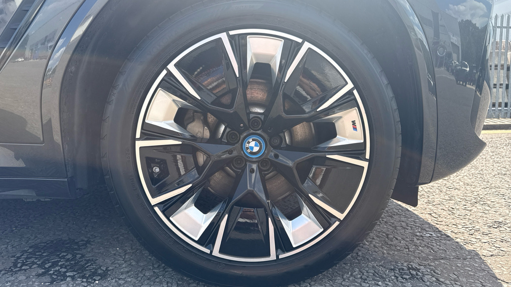 BMW iX3 80Kwh M Sport Pro Black #25