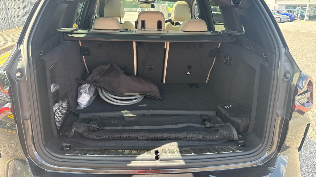 BMW iX3 80Kwh M Sport Pro Black #18