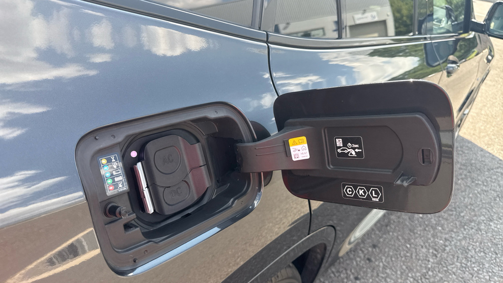 BMW iX3 80Kwh M Sport Pro Black #41