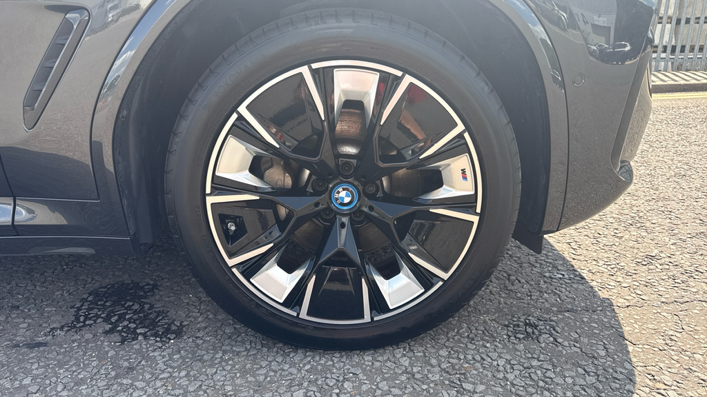 BMW iX3 80Kwh M Sport Pro Black #26