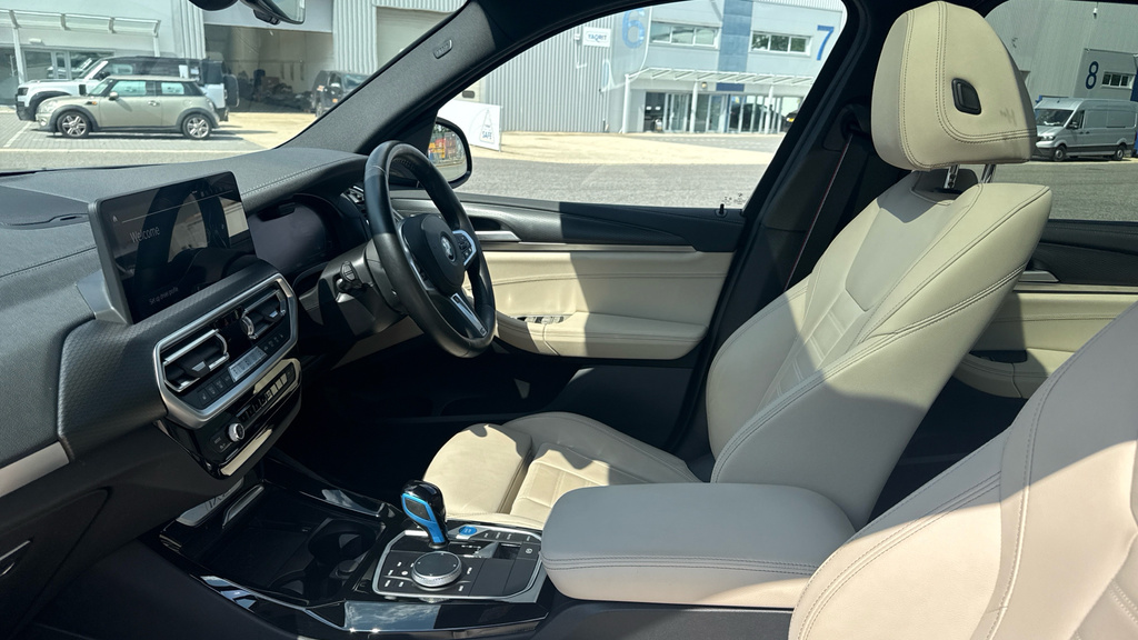BMW iX3 80Kwh M Sport Pro Black #10